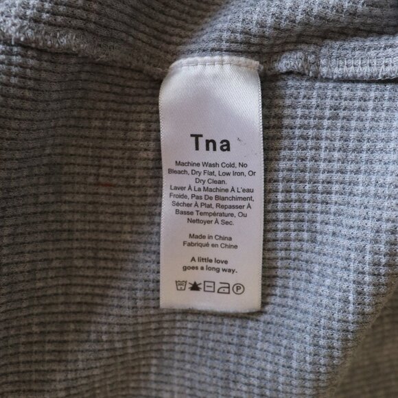 TNA Women's Sz M Grey Alder Crewneck Waffle Knit Thermal Long Sleeve Stretch Top - Picture 10 of 11